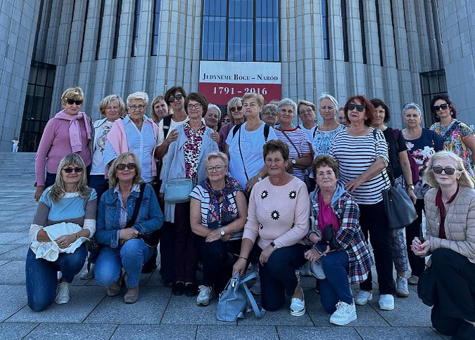Parafialna grupa „Matki w Modlitwie” włączyła się w obchody jubileuszu 15-lecia istnienia tej wspólnoty w Polsce.